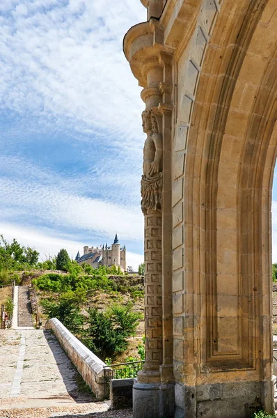 The Gate to Arevalo and The Alcazar of Segovia (Spain) — Stock Photo, Image