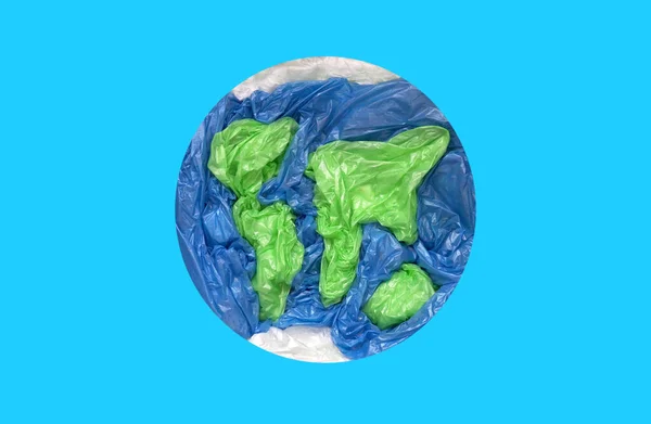 지구는 플라스틱 쓰레기 봉투로 만들어 졌습니다 세계의 위에서 생태학 스톡 사진