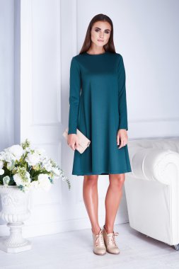 Güzel seksi esmer kadın giyim şık moda 