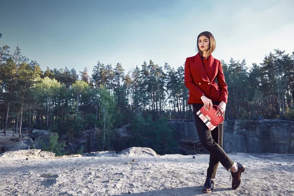 Modelo de moda hermosa mujer desgaste colección otoño — Foto de Stock