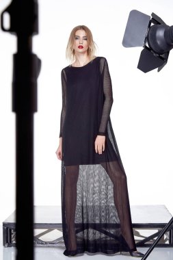 Kadın modeli giysiler moda stil seksi güzel 