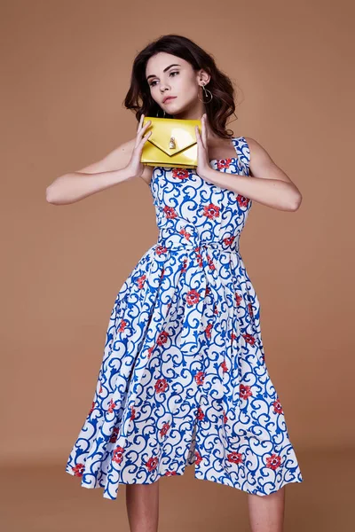 Krása žena model nosí stylový design trend oblečení modré cotto — Stock fotografie