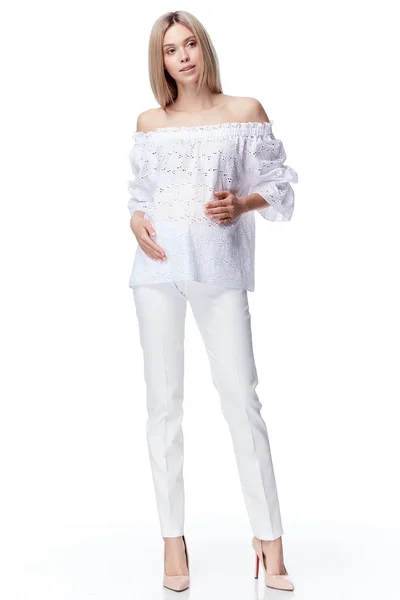 Элегантная беременная женщина, мода на прическу — стоковое фото