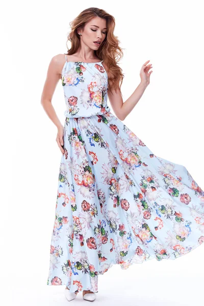 Oldukça seksi Bayan moda model sarı saçlı giyim uzun ipek elbise o