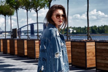 Güzel seksi kadın cilt yüksek topuklu ayakkabılar depilati ayakkabılı