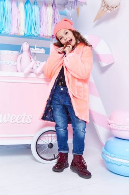 Küçük küçük g için çocuk kot denim kürk şapka moda giyim tarzı