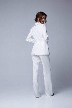 Moda güzellik modeli kıvırcık siyah saçlı tarzı güzel seksi güzel