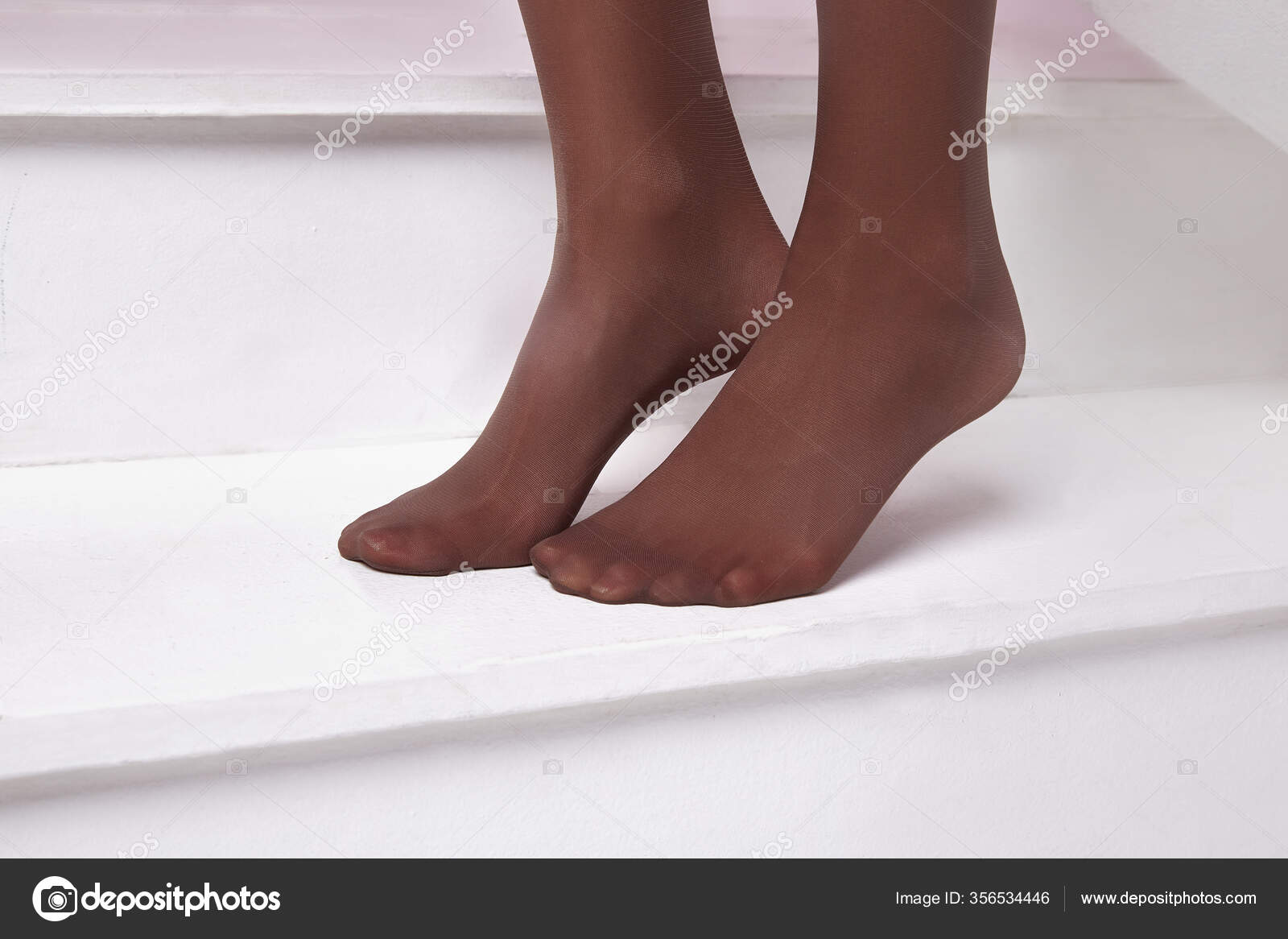In nylons feet Describe your