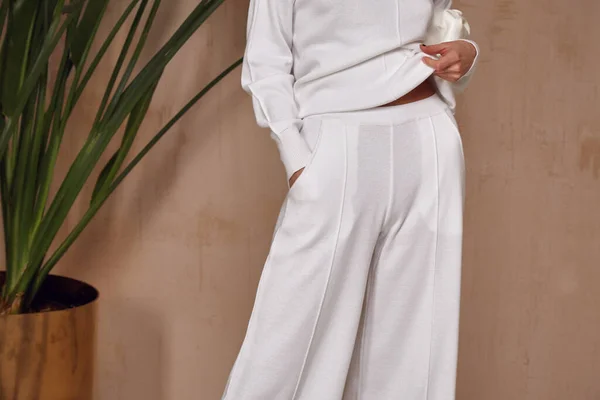 Détail Des Vêtements Femme Belle Tenue Sexy Coton Blanc Costume — Photo