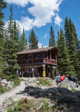 Düz altı buzullar çay evi