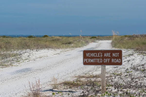 Rappel de rester à l'écart des dunes de sable sensibles — Photo