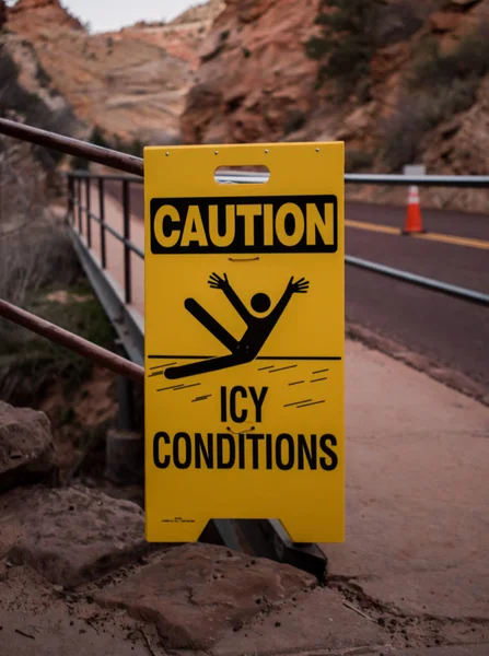 Caution Icy Conditions Sign — Stock Photo, Image