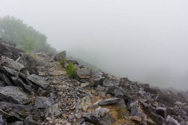 Appalachian iz sis bırakmaya taşları pürüzlü