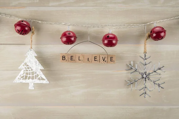 Piros Bells Believe dísz — Stock Fotó