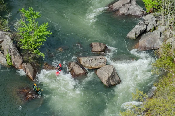 Dwa kajaki w Rapids — Zdjęcie stockowe