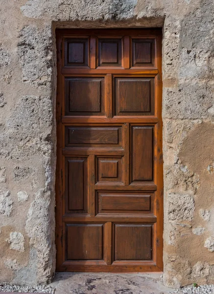 Solid Wood Door In Mission Wall — Stock Photo, Image