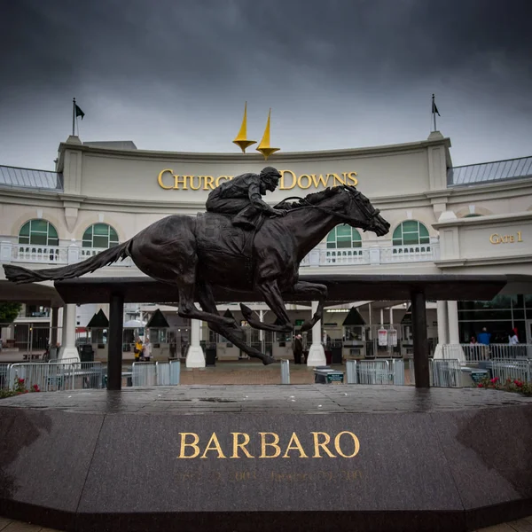 Статуя Барбаро у ворот 1 — стоковое фото