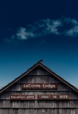LeConte Lodge and Blue Sky clipart