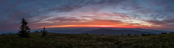 Panorama du premier feu sur Grassy Ridge — Photo