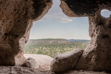 Bandelier ulusal anıt üzerinde bakan
