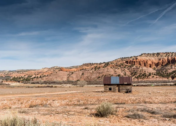 Log Cabin Utahban sivatagban — Stock Fotó