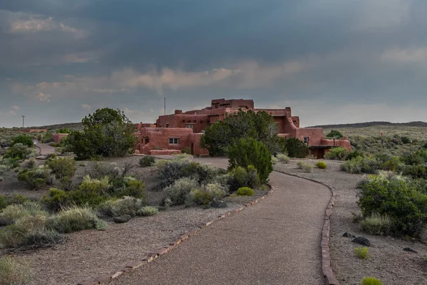 Adobe Ziyaretçi Merkezi ve iz