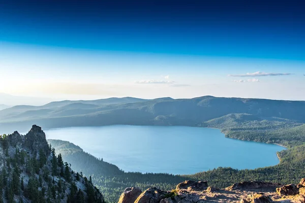 Overlooking Paulina Lake in Central Oregon — Stock Photo, Image