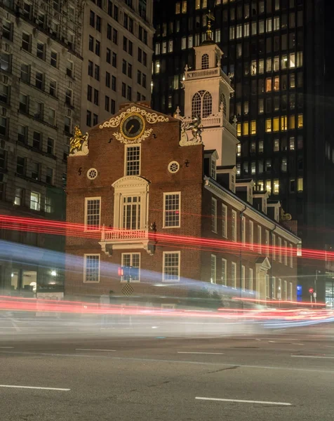 Ruchu mijania Old State House w Bostonie — Zdjęcie stockowe