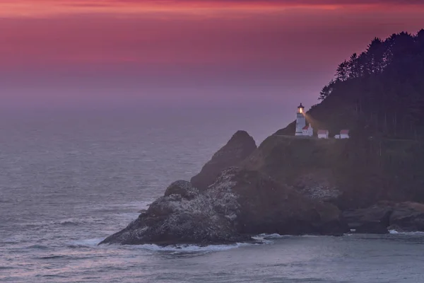 Paprsek a purpurové nebe na Heceta — Stock fotografie