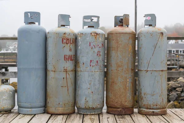 Tanques de propano en el muelle —  Fotos de Stock