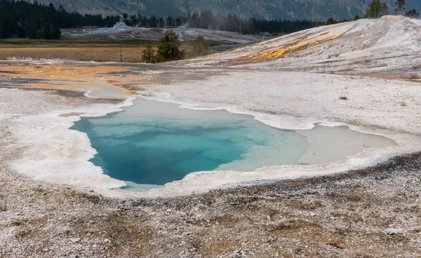 Aqua Hot Spring a Yellowstone — Foto Stock