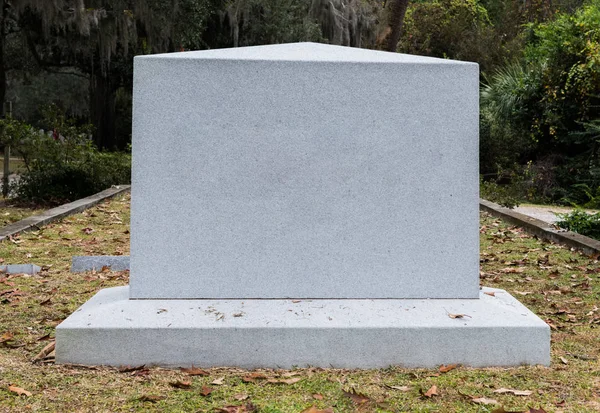 Empty Marble Gravestone in Historic Cemetery — Stock Photo, Image