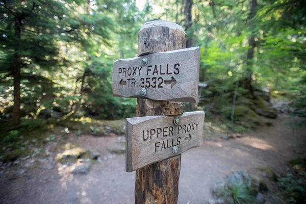 Upper Proxy Falls Turn Off Sign