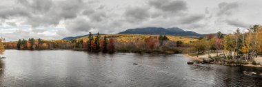 Penobscot nehir ve Mount Katahdin Panoraması
