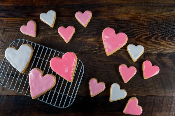 Different Shades of Pink Frosted Heart Cookies — Stock Photo, Image