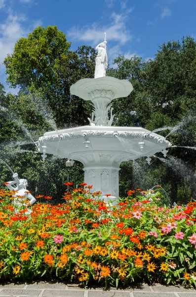 Summer Garden Fountain — Stock Photo, Image