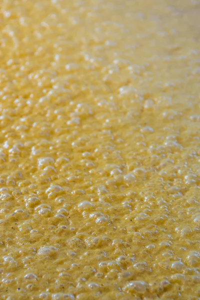 Petites bulles de levure de purée de Bourbon jaune — Photo