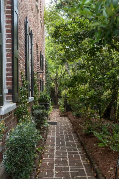 Pasarela de jardín en Charleston — Foto de Stock