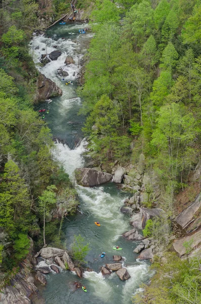 Kayaks sur la rivière Toccoa sous les chutes — Photo