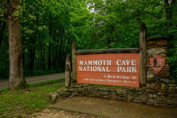 Mamute Cave National Park sinal de entrada — Fotografia de Stock