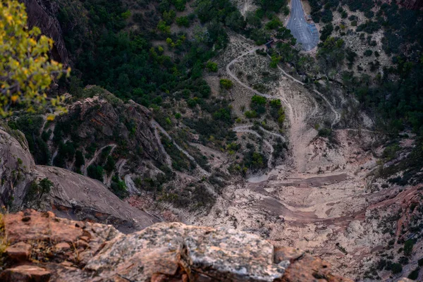 Blick von oben auf den Felssturz, der den Aussichtspunkt geschlossen hat — Stockfoto