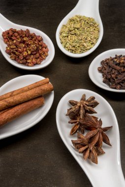 Beş Spice Spoon Circle Star Anise