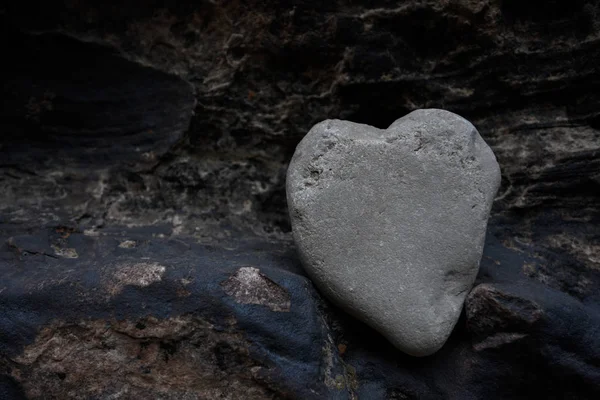 有复制空间的石头的心 — 图库照片