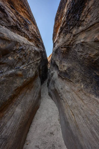 Guardando Giù Slot Canyon Nel Deserto Dello Utah — Foto Stock