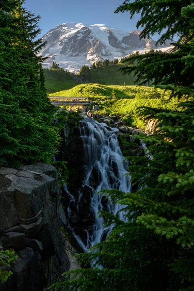 Myrtle Falls Tombe Sur Une Falaise Été — Photo