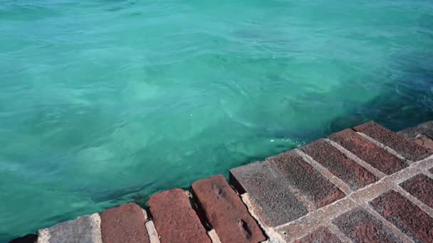 Aqua Waters Brick Wall Caribbean Fort — Stok Video