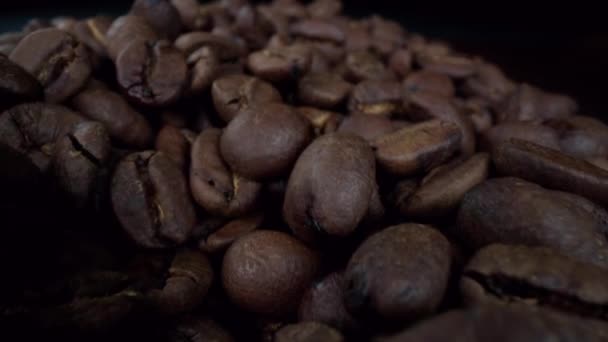 Bezárás Pulóver Kávébab Felülről — Stock videók