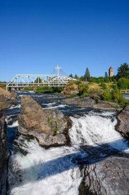 Spokane Washington nehir boyunca kamusal alan sunuyor