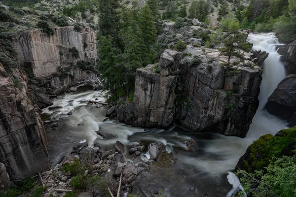 Szeroki Kąt Wodospadów Shell Creek Wyoming — Zdjęcie stockowe