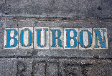 New Orleans 'ta kaldırımda Bourbon Fayansları